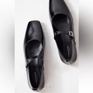 Vagabond Shoemakers Flats Delia black patent leather ballet shoes Revolve 37 7