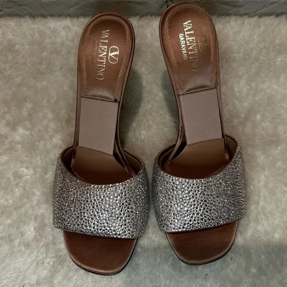 Valentino Garavani Nite-Out Crystal Embellished Slide Sandal in Rose Size 36.5