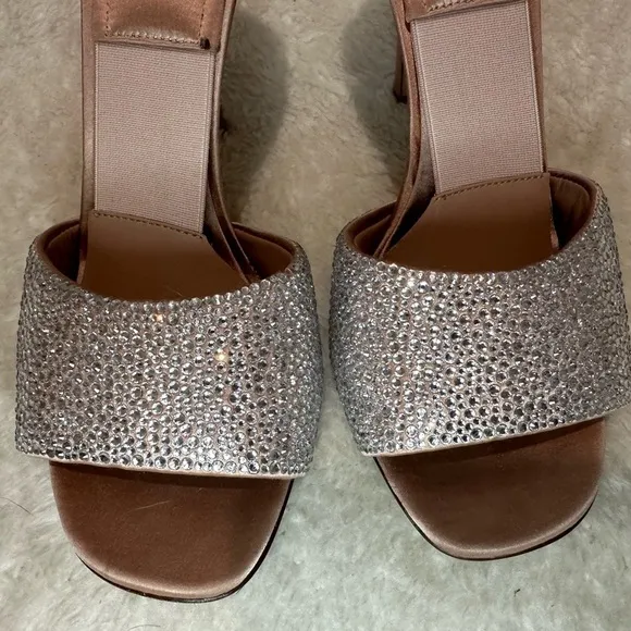 Valentino Garavani Nite-Out Crystal Embellished Slide Sandal in Rose Size 36.5