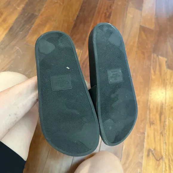 Valentino Garavani rockstud Black Slide Sandals with Studs