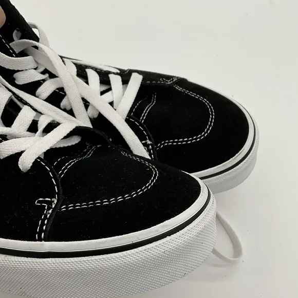 VANS Sk8-Hi Black/White Classic Ankle Sneakers Skater Outdoor Suede Youth Size 6
