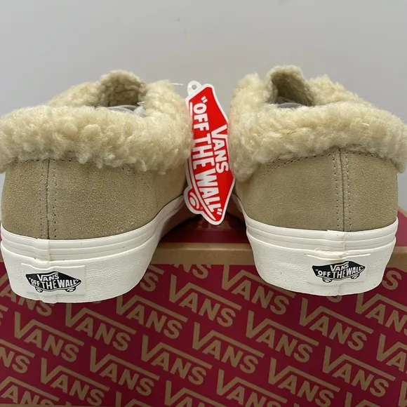 Vans WMNS Tan Fleece-Lined Sneakers Authentic SherpaCozy Hug Mojave Desert