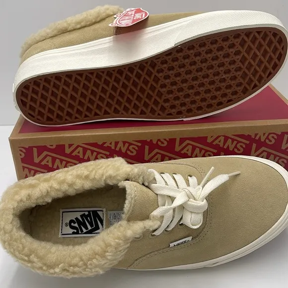 Vans WMNS Tan Fleece-Lined Sneakers Authentic SherpaCozy Hug Mojave Desert