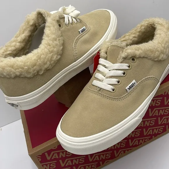 Vans WMNS Tan Fleece-Lined Sneakers Authentic SherpaCozy Hug Mojave Desert