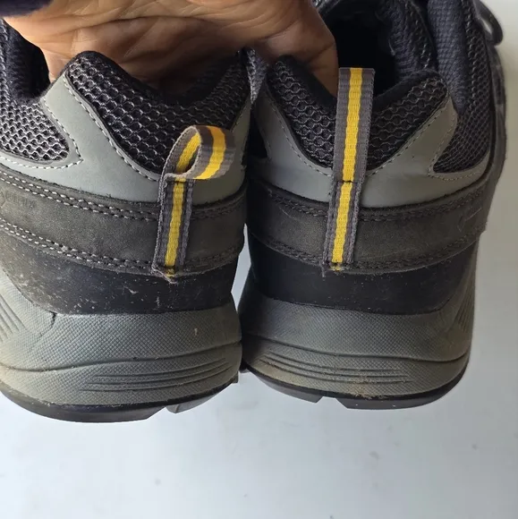 Vasque Breeze Low Hiking Sneakers Men's Size 13M Vibram Sole 7492 Gray