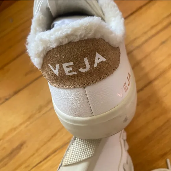 Veja Campo Fured leather white desert sneakers shoes Revolve 36 5
