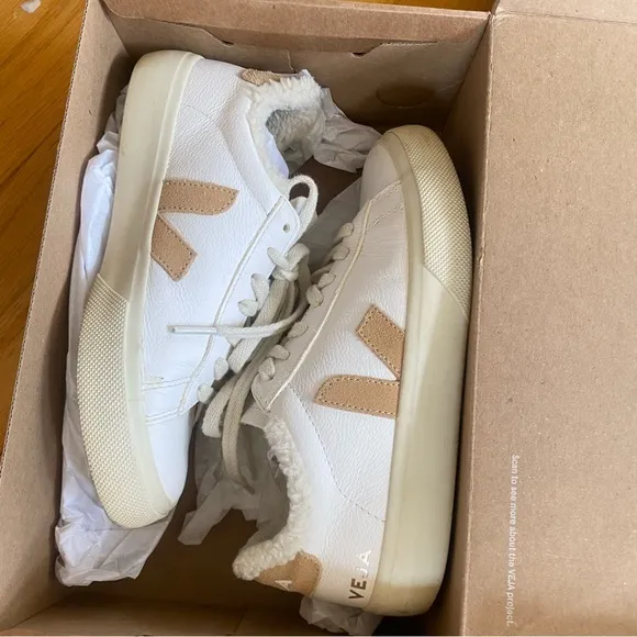 Veja Campo Fured leather white desert sneakers shoes Revolve 36 5