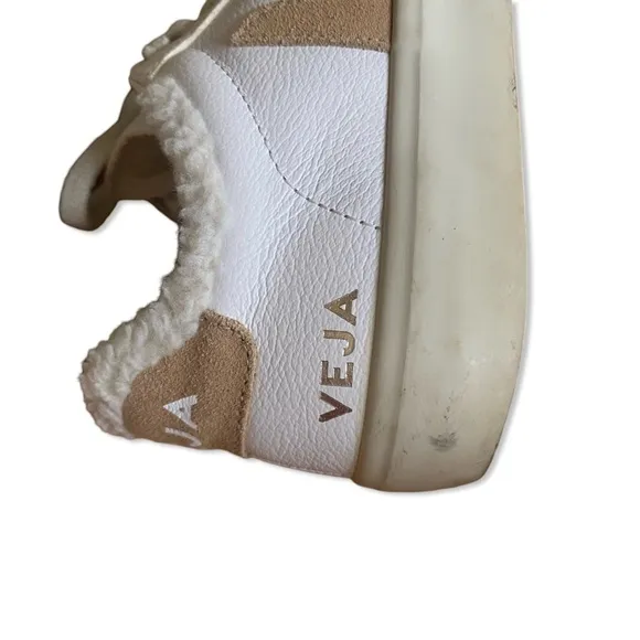 Veja Campo Fured leather white desert sneakers shoes Revolve 36 5