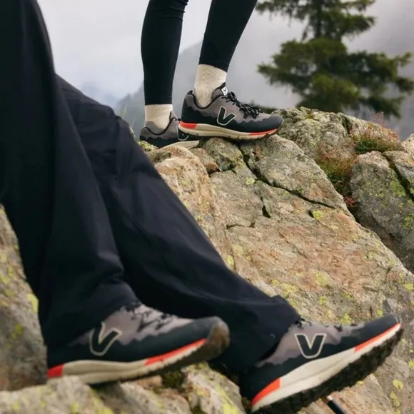VEJA MEN'S BASALTE/BLACK FITZ ROY TREK- SHELL SNEAKERS RUNNING/HIKING SNEAKERS