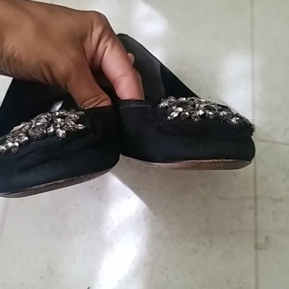 VERA WANG (luxury line) jewelled ballet flats