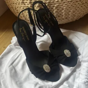 Veronica Beard GENEVIEVE PEEP-TOE SANDAL