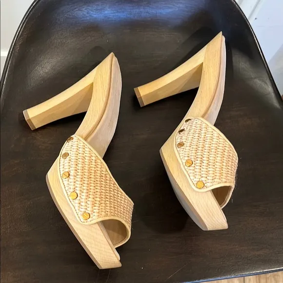 Veronica Beard Tan Woven Women's Slide Sandals