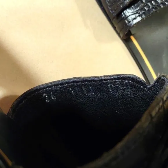 𝅺Via Libera Leather Slide Sandal Size 7 1/5 NWT