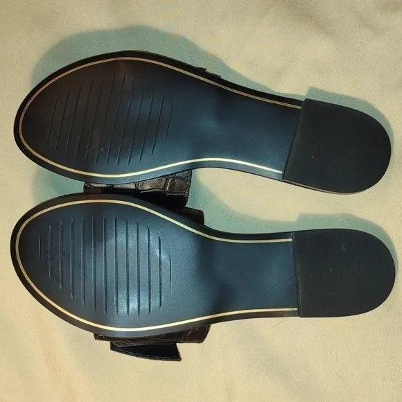 𝅺Via Libera Leather Slide Sandal Size 7 1/5 NWT