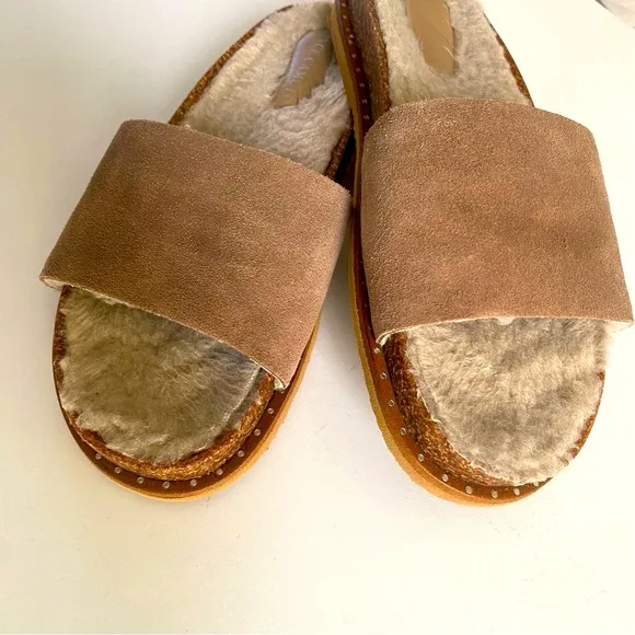 Vince Camuto Suede Kanadial Faux Fur Taupe Slides - Size 8 NWOB