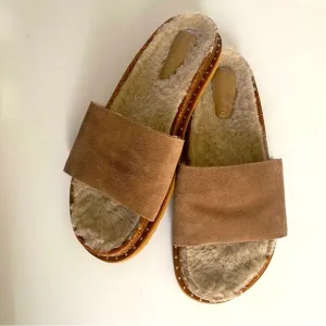 Vince Camuto Suede Kanadial Faux Fur Taupe Slides - Size 8 NWOB