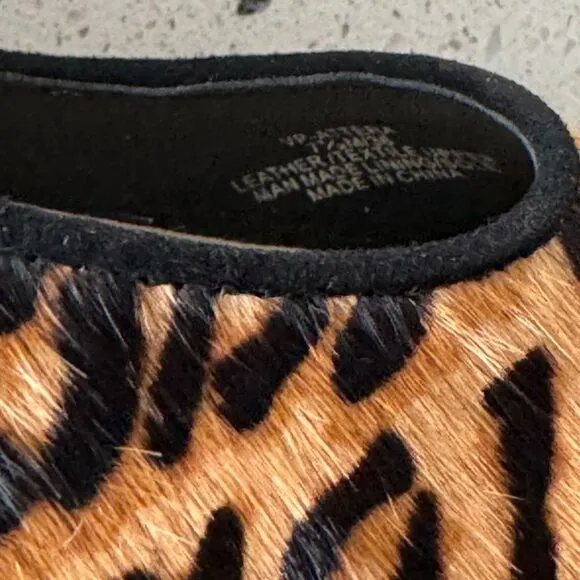 Vince Camuto Attera Size 7.5M Flats Leopard Calf Hair Animal Print Ankle Strap