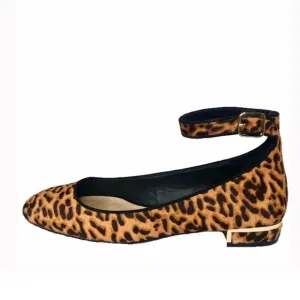 Vince Camuto Attera Size 7.5M Flats Leopard Calf Hair Animal Print Ankle Strap