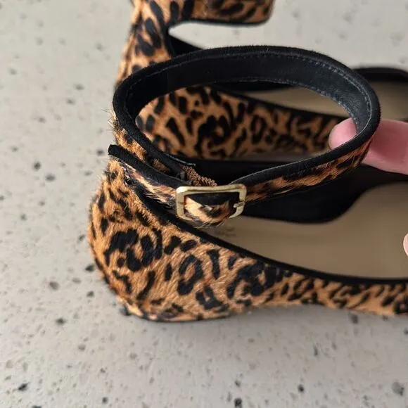 Vince Camuto Attera Size 7.5M Flats Leopard Calf Hair Animal Print Ankle Strap