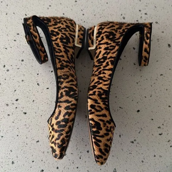 Vince Camuto Attera Size 7.5M Flats Leopard Calf Hair Animal Print Ankle Strap