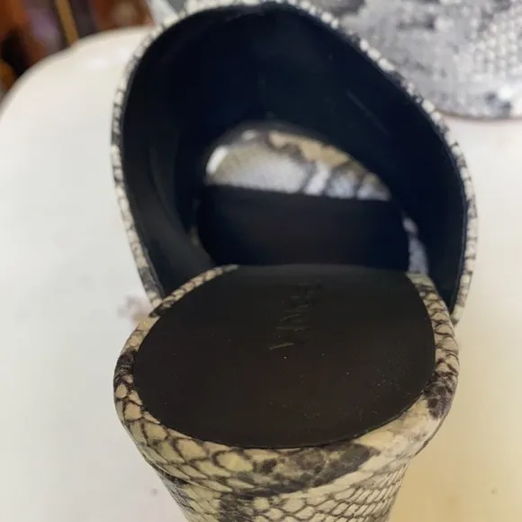 Vince Heath B snake pattern leather slide sandals