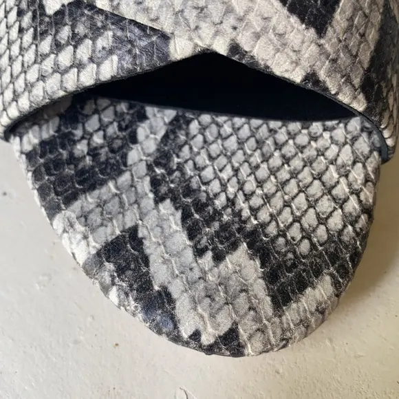 Vince Heath B snake pattern leather slide sandals