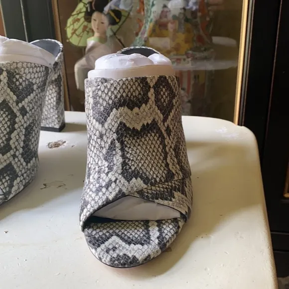 Vince Heath B snake pattern leather slide sandals