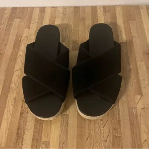 Vince Villaire Black Crisscross Suede Espadrille Slide On Sandals Size 9M