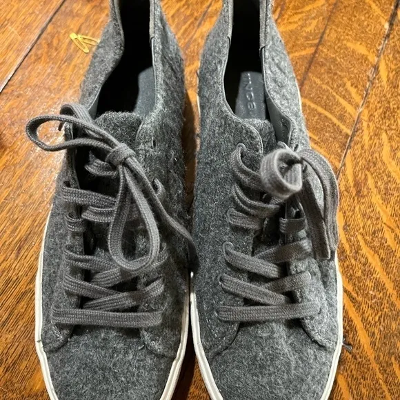 Vince Women's Heaton Wool Fleece Platform Sneakers in Charcoal Gray Sz 38 EU 38