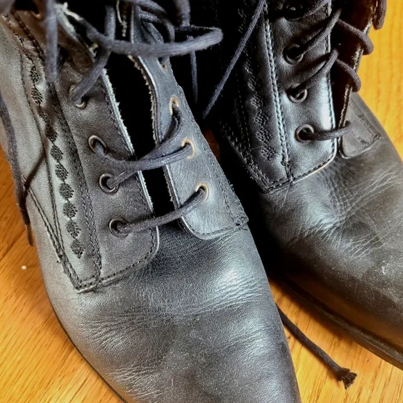 Vintage Black Lace-Up Women's Ankle Boots Pointy Toe