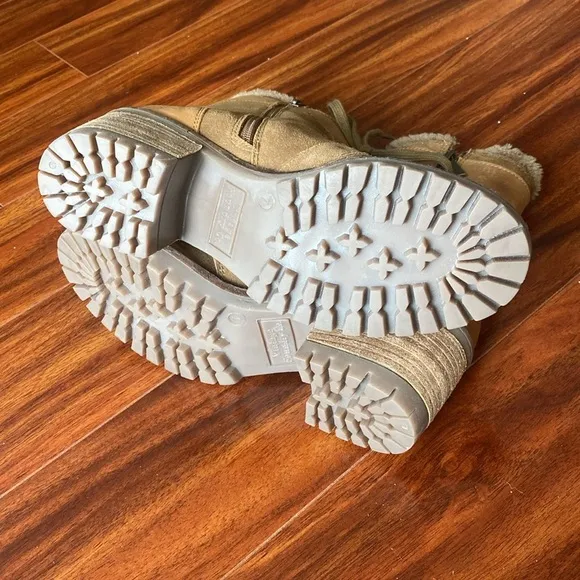 Vintage Foundry Boots Size 7  NWOB