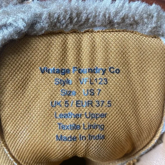 Vintage Foundry Boots Size 7  NWOB