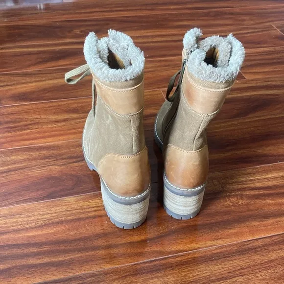 Vintage Foundry Boots Size 7  NWOB