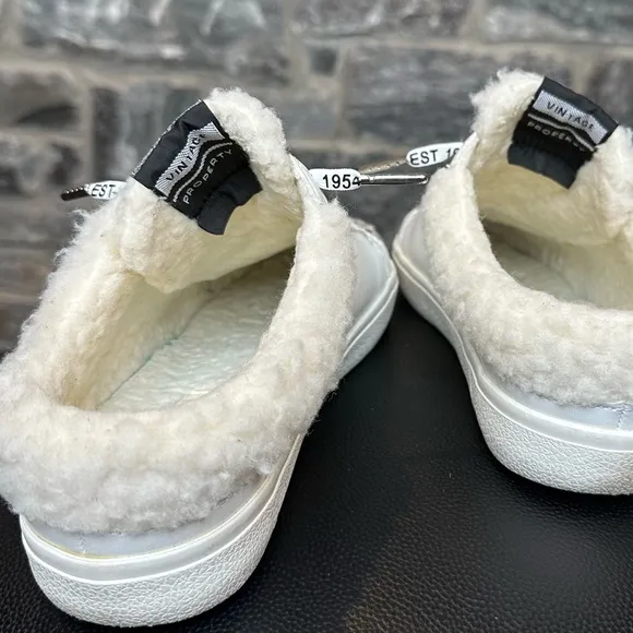 Vintage Havana White &amp; Black Star Leopard Print Fleece Lined Slide Sneakers (8)
