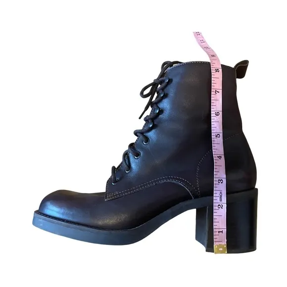 Vintage Nine West Brown Leather Lace Up Boots Size 8