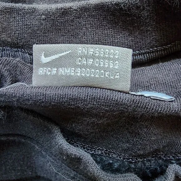 Vintage Y2K Nike Essential Crewneck Sweatshirt | Black | XLarge