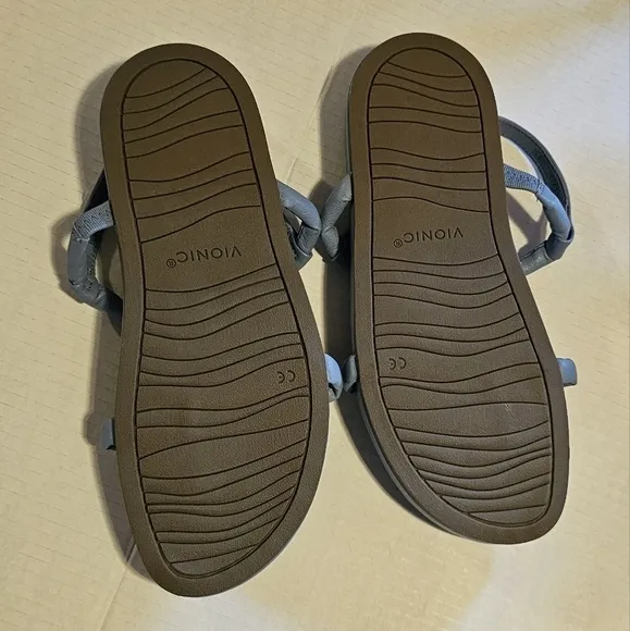 Vionic Adley T-Strap Supportive Sandals NWOT