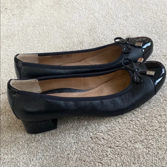 Vionic Daphne Slip On Ballet Low Block Heel Patent Toe Caps Bows Black Size 7