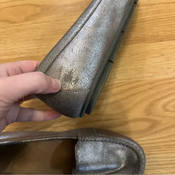 Vionic Debbie metallic size 9 wide women’s loafers