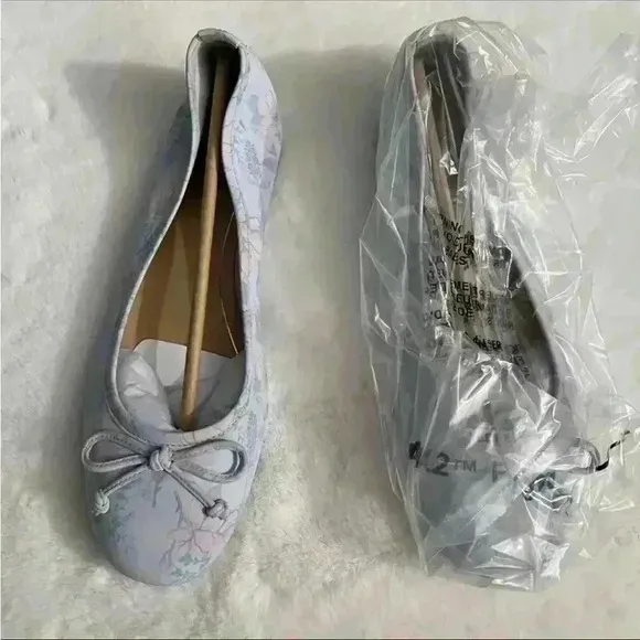 Vionic Floral Print Flats In Arctic Ice Blue Women’s Size 8 NEW