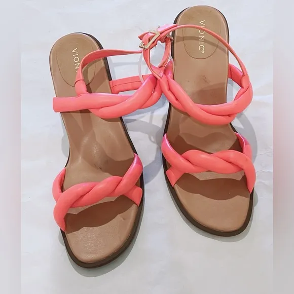 Vionic Freesia Angelica Puffy Strap Kitten Heel Sandals in Shell Pink Sz 8 NWOB