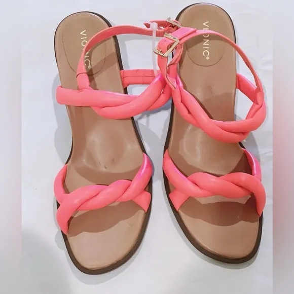 Vionic Freesia Angelica Puffy Strap Kitten Heel Sandals in Shell Pink Sz 8 NWOB