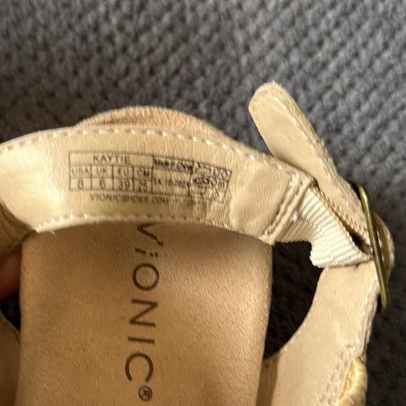 Vionic Kaytie Beige Wedge Suede Strappy Sandals Size 8 Comfort Cork Heel