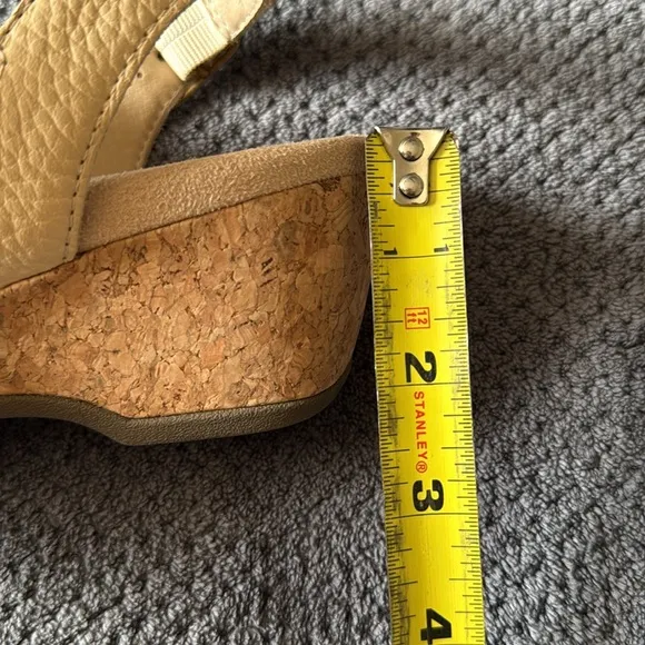 Vionic Kaytie Beige Wedge Suede Strappy Sandals Size 8 Comfort Cork Heel