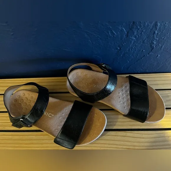 Vionic Marsala Metallic Black Comfort Sandals Women’s Size 7