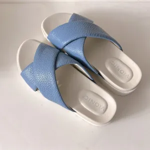 Vionic Vesta Blue and White Leather Platform Cushioned Slipper Sandals size 7