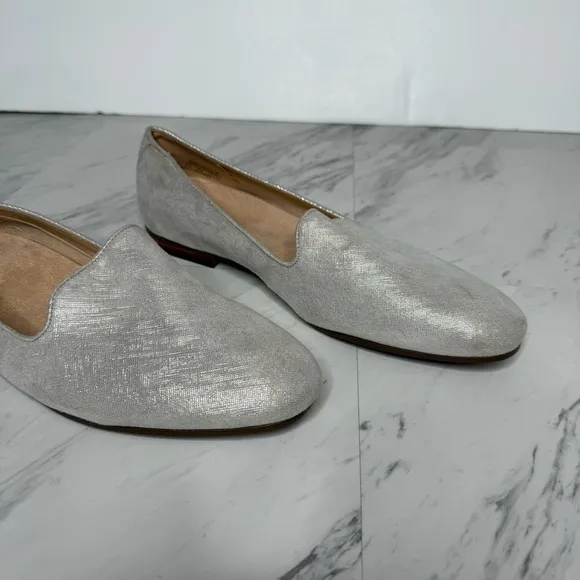 Vionic Willa II Silver Wide Loafer Flat 10