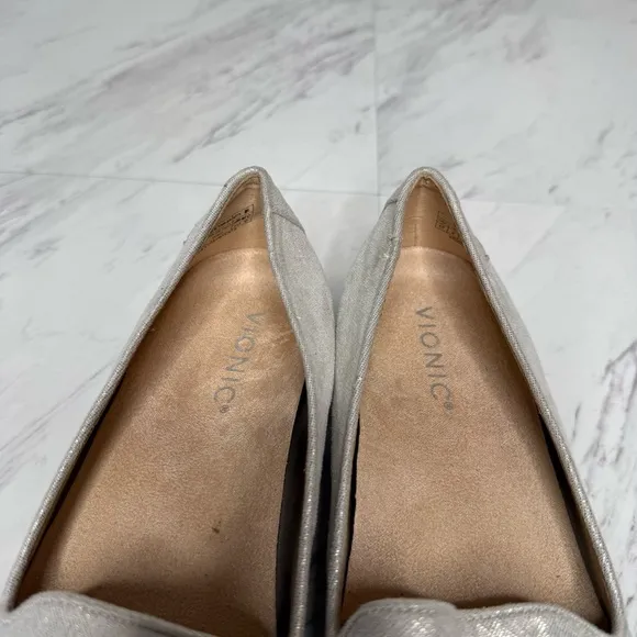 Vionic Willa II Silver Wide Loafer Flat 10