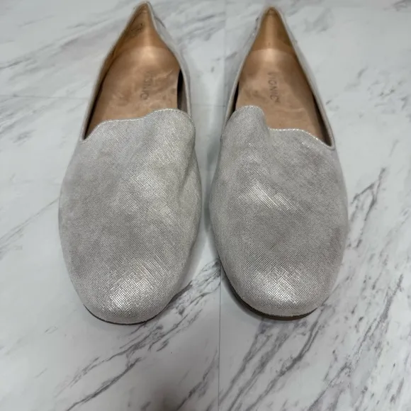 Vionic Willa II Silver Wide Loafer Flat 10