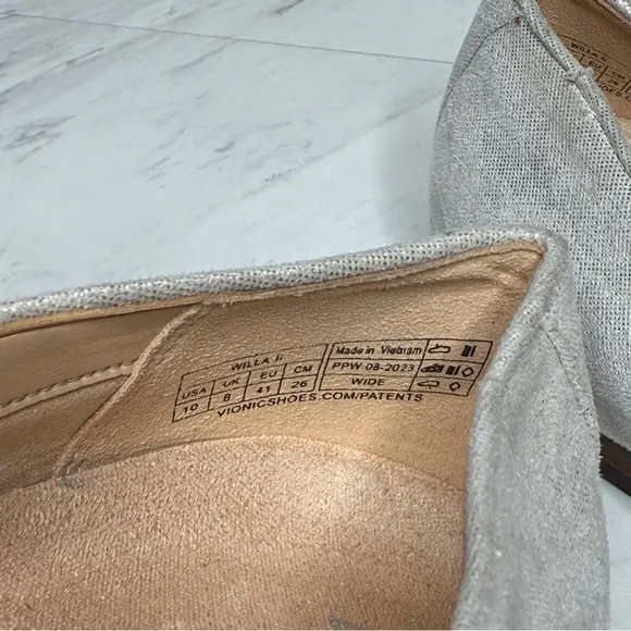 Vionic Willa II Silver Wide Loafer Flat 10